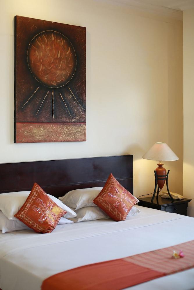 The Batu Belig Hotel & Spa Seminyak Buitenkant foto