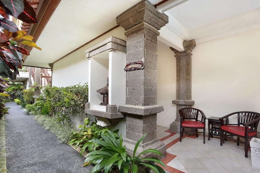The Batu Belig Hotel & Spa Seminyak Buitenkant foto