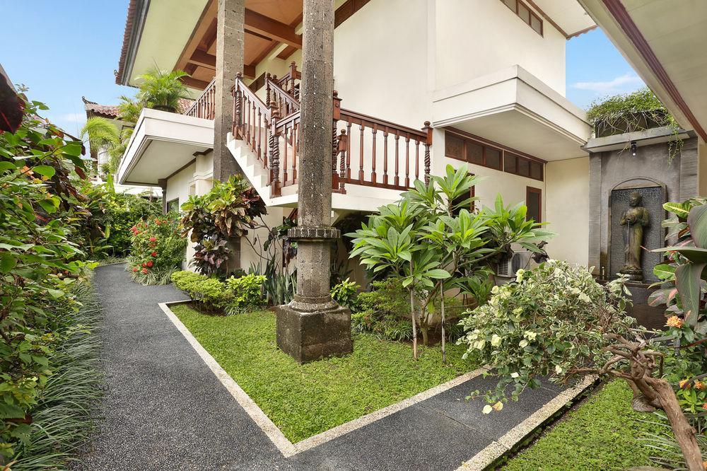 The Batu Belig Hotel & Spa Seminyak Buitenkant foto
