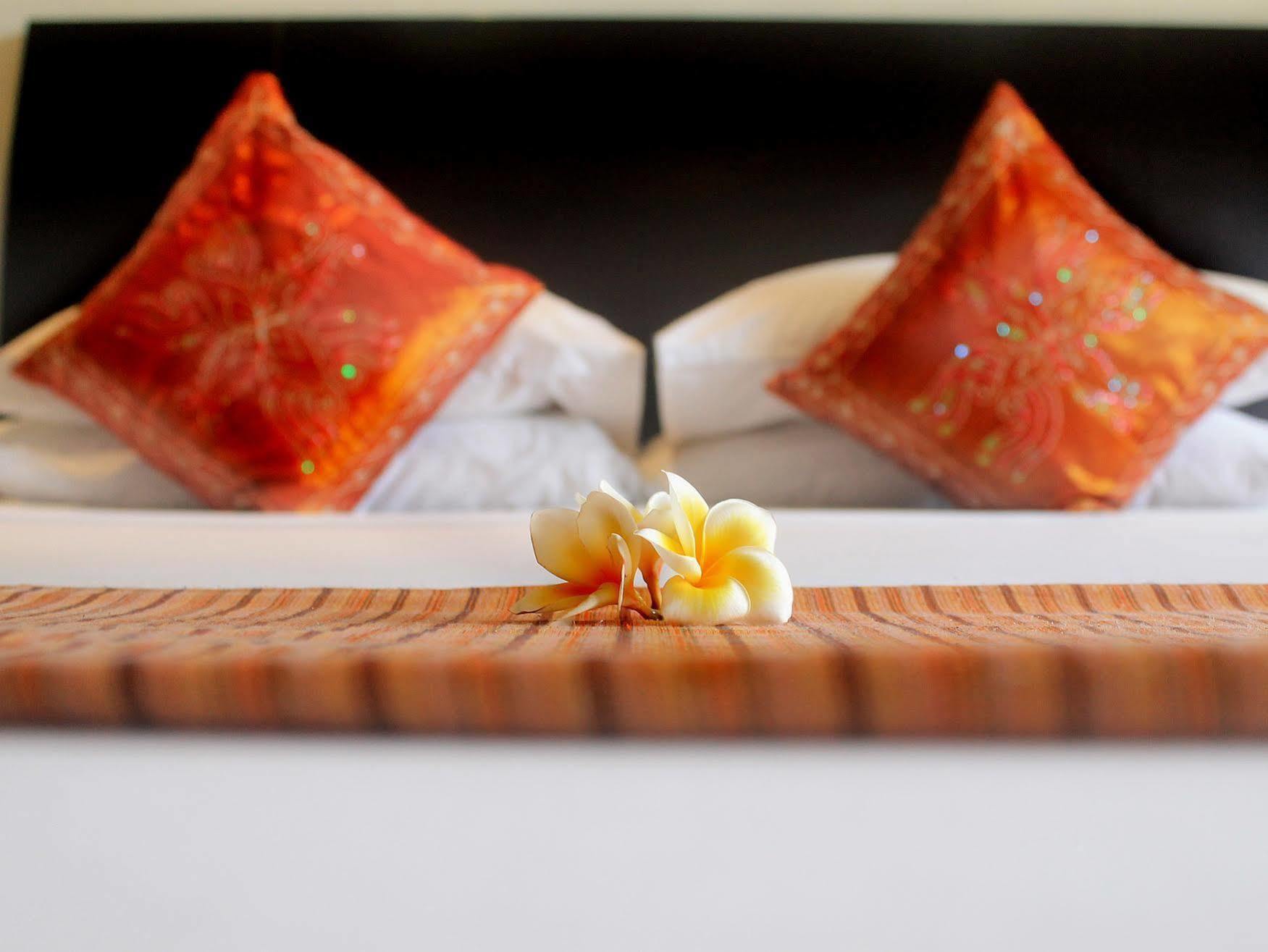 The Batu Belig Hotel & Spa Seminyak Buitenkant foto